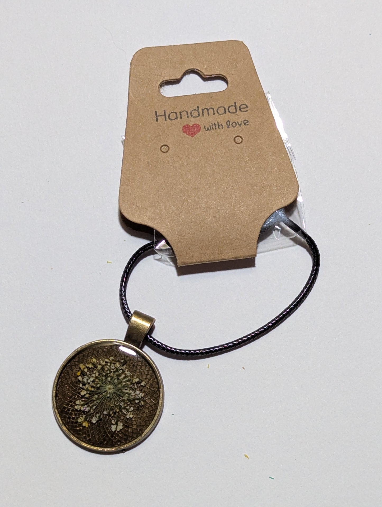 Pressed Queen Anne's Lace Necklace – Handmade Botanical Pendant, Real Flower Jewelry Gift
